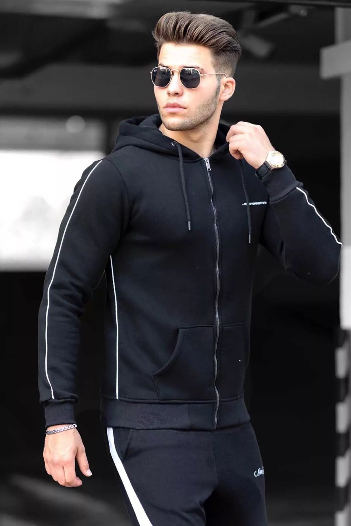 Juodas vyriškas džemperis Mady