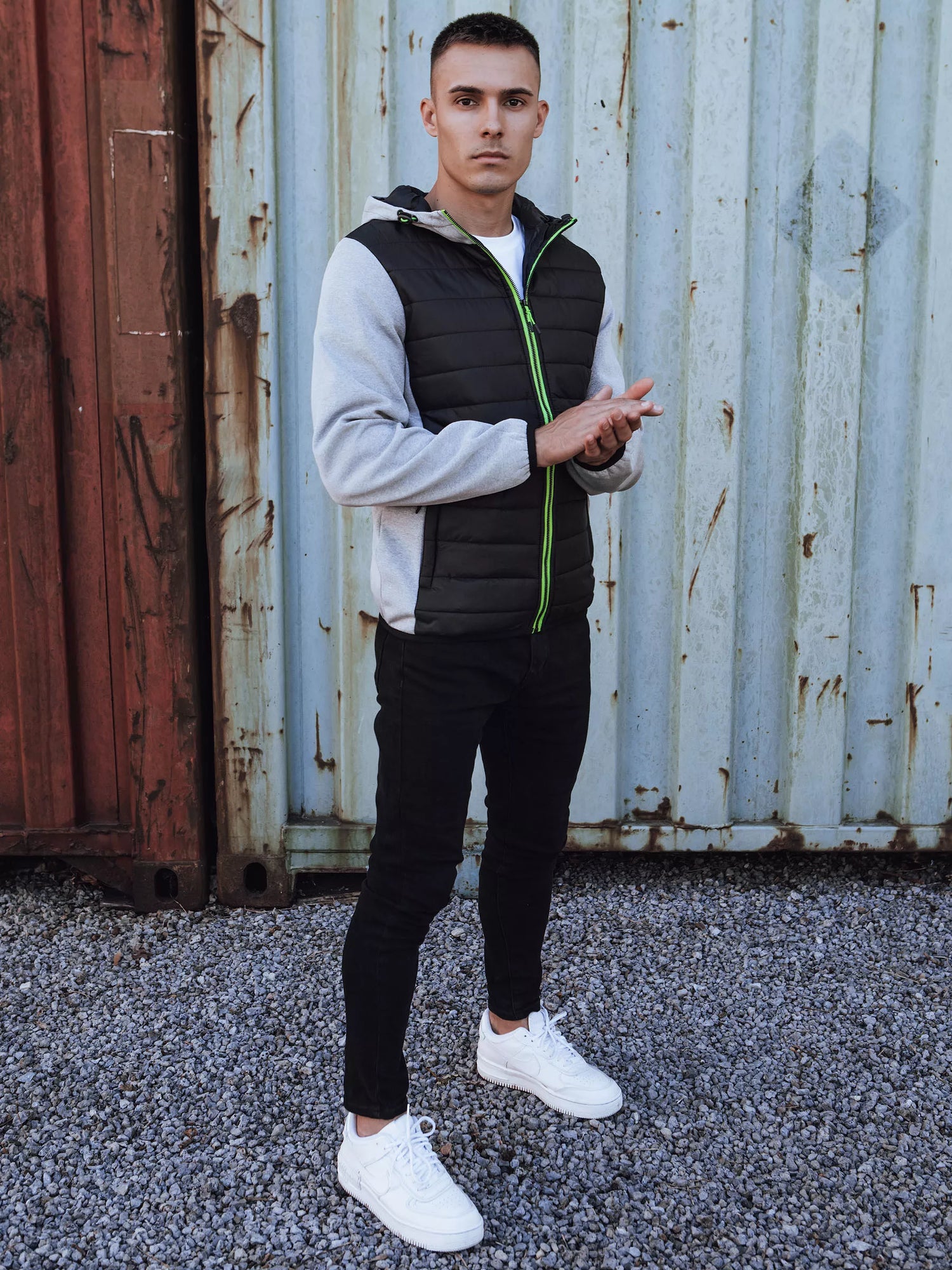 Vyriška pilka striukė su žalia detale Lucas