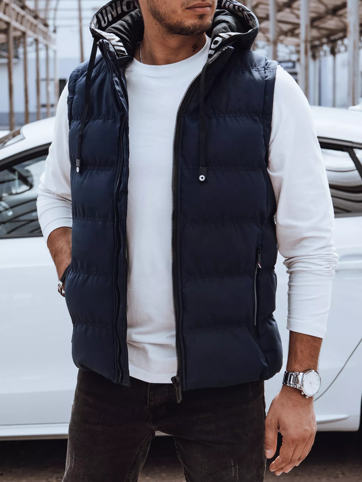 Vyriška dygsniuota tamsiai mėlyna liemenė Eiten