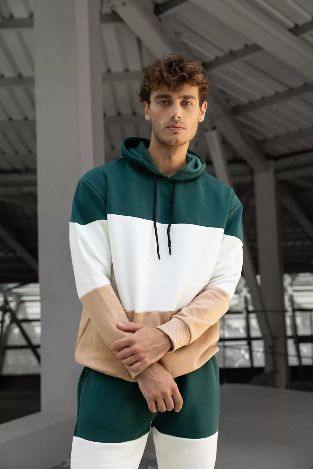 Trijų spalvų vyriškas žalias sportinis kostiumas One