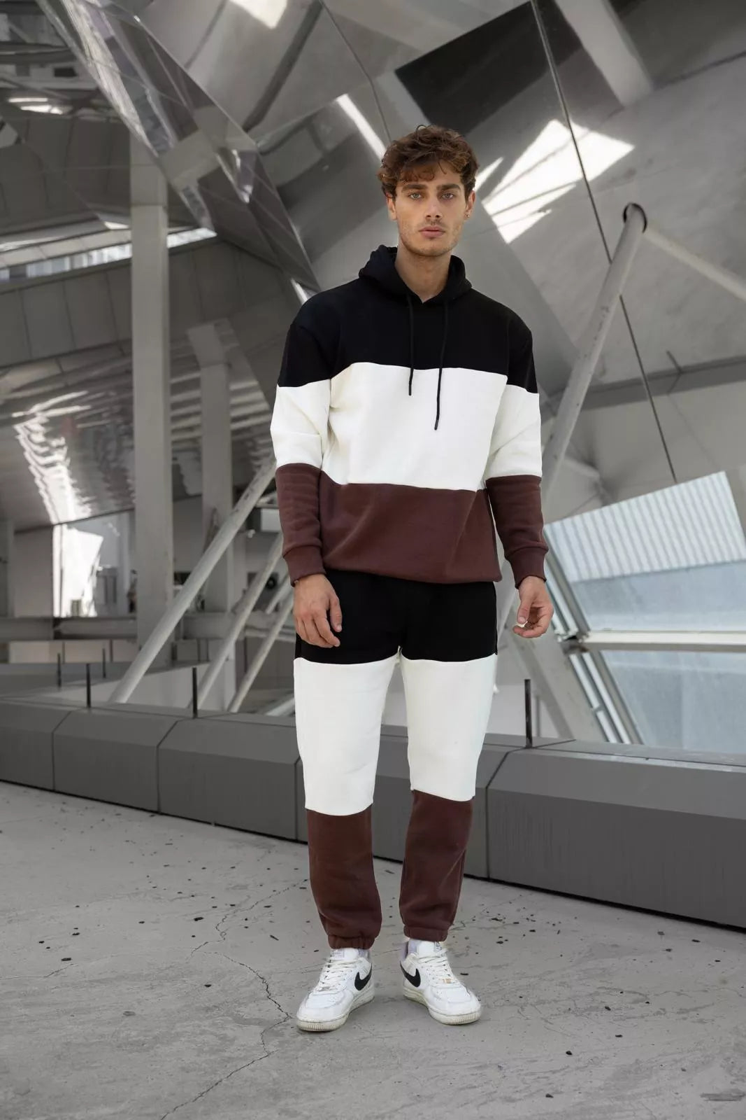 Trijų spalvų vyriškas juodas sportinis kostiumas One