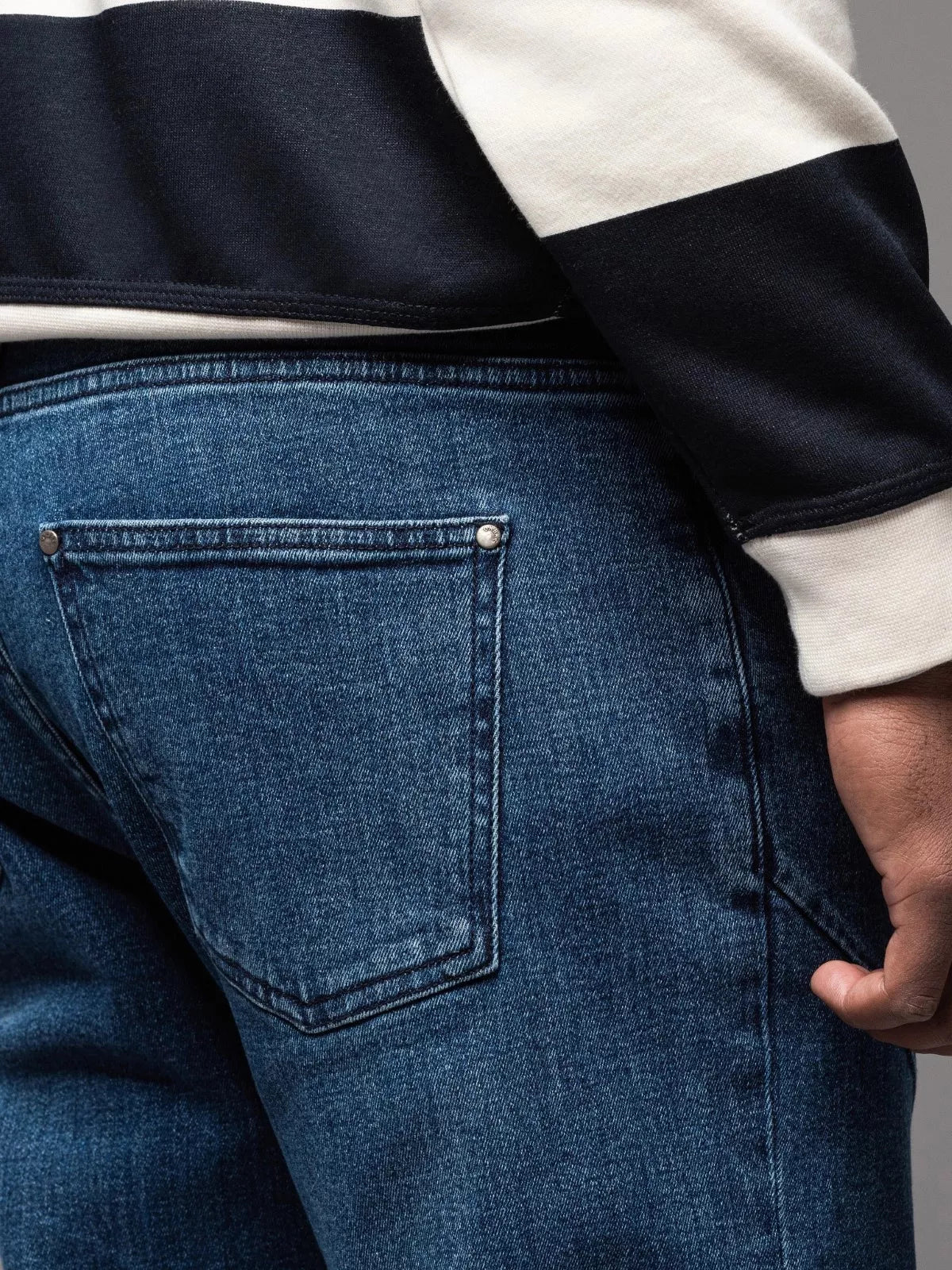 Vyriški tamsiai mėlyni džinsai Carl