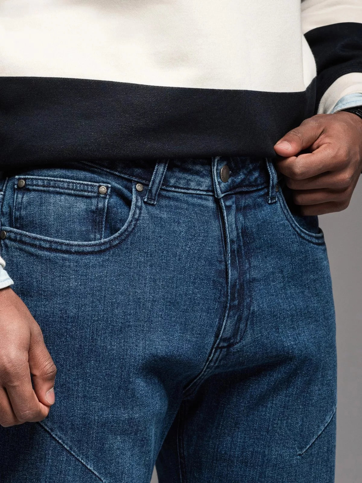 Vyriški tamsiai mėlyni džinsai Carl