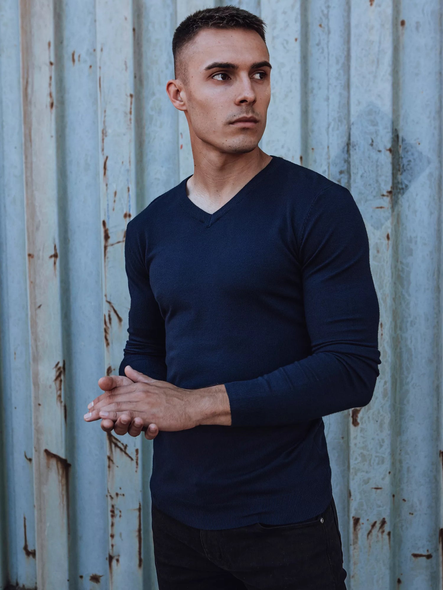 Tamsiai mėlynas vyriškas megztinis Henri